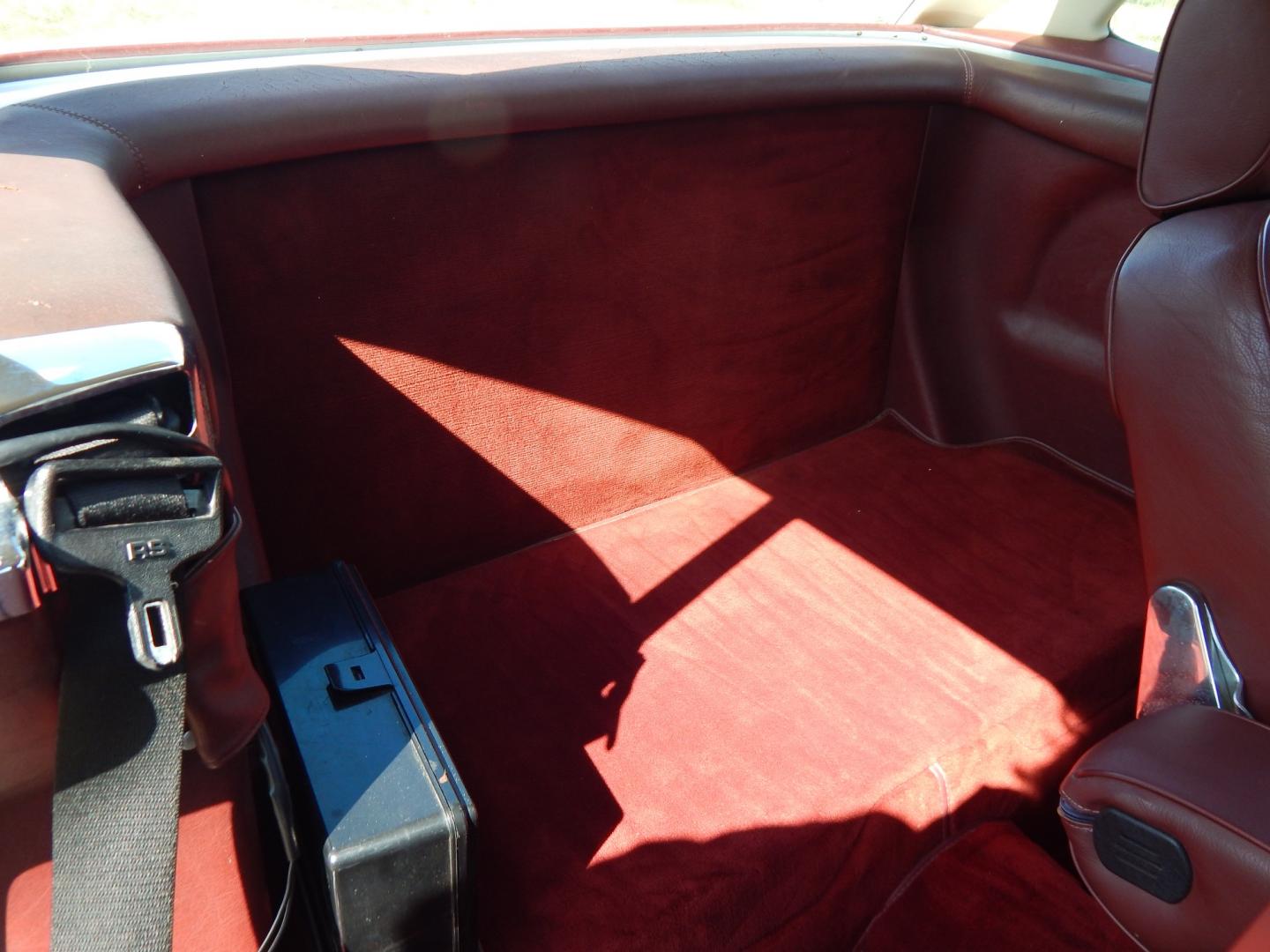 1989 White /Red Mercedes-Benz 560 (WDBBA48D9KA) with an 5.6 Liter V8 engine, Automatic transmission, located at 6528 Lower York Road, New Hope, PA, 18938, (215) 862-9555, 40.358707, -74.977882 - Here is a well cared for 1989 Mercedes-Benz 560 SL 2 top roadster, 5.6 Liter V8 engine, auto trans, leather interior, power windows, central locking system, cruise control, climate control, factory alloy wheels, fog lights, power antenna, wood trim, AM/FM/CD stereo. Comes with car cover. 6/24 Pa. I - Photo#13
